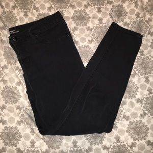Mid-rise black pants